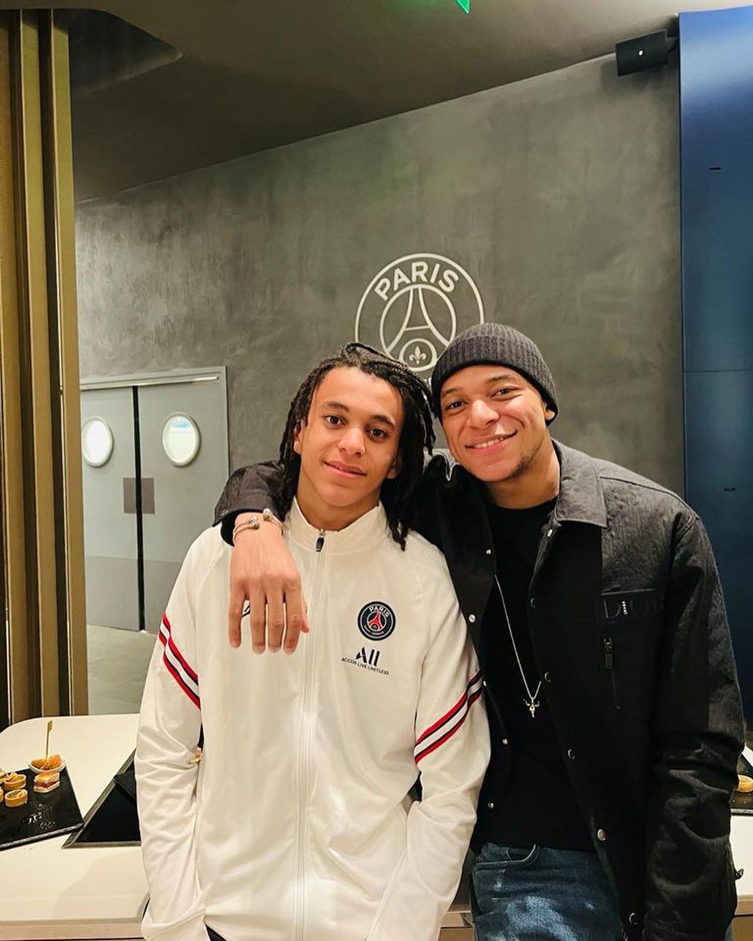 姆巴佩：我弟弟童年過得很不容易，因為總有人提醒他是我的弟弟