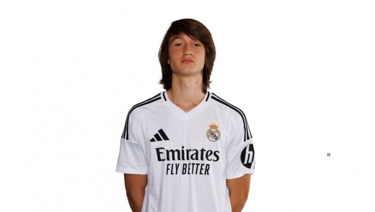 此前膝蓋受傷！西媒：皇馬計(jì)劃帶17歲小將胡安-馬丁內(nèi)斯去世俱杯