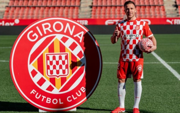 意媒：阿圖爾表現(xiàn)贏得教練組&高層認可，赫羅納有意續(xù)租他1個賽季