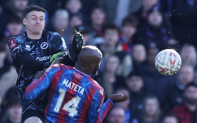 電訊報(bào)：讓馬特塔縫了25針，英足總考慮延長(zhǎng)對(duì)米爾沃爾門將的禁賽