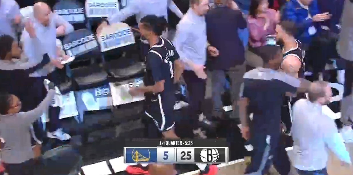 用你最擅長的方式！籃網(wǎng)主場下起3分雨 一波15-0領(lǐng)先20分打停勇士