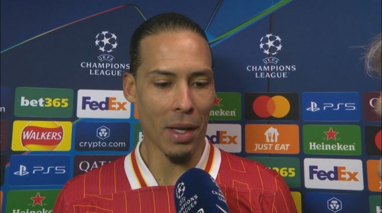 范迪克：向巴黎致敬 祝賀并祝愿他們?cè)诮酉聛淼馁愂轮幸磺许樌? > </a>
                        <div   id=