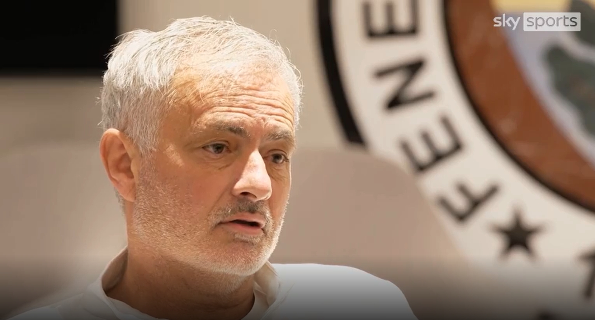 落后榜首7分！穆帥：正常情況我們不會(huì)在第2，而是以巨大優(yōu)勢(shì)領(lǐng)跑