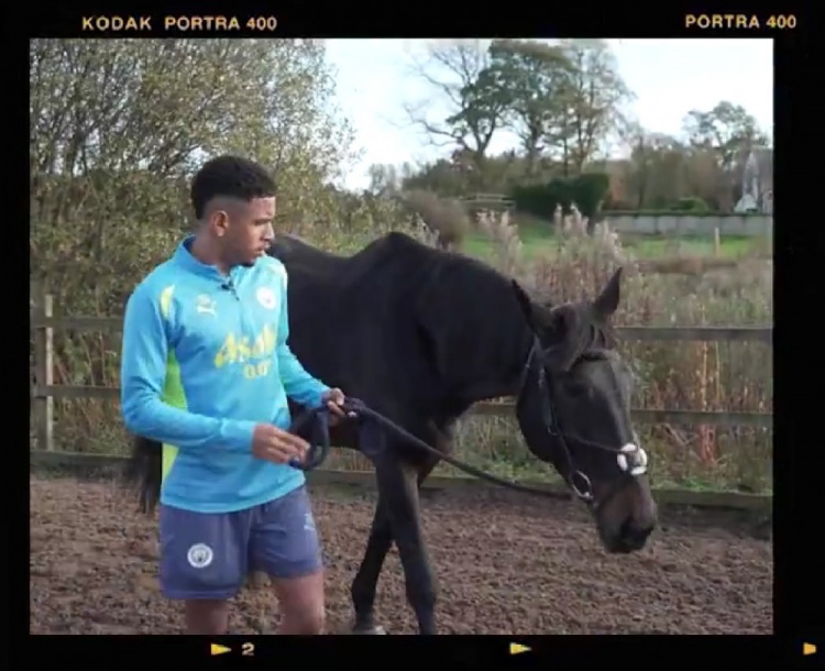 薩維尼奧：足球以外的愛(ài)好是馬，曼市多雨又冷但我過(guò)得很開(kāi)心
