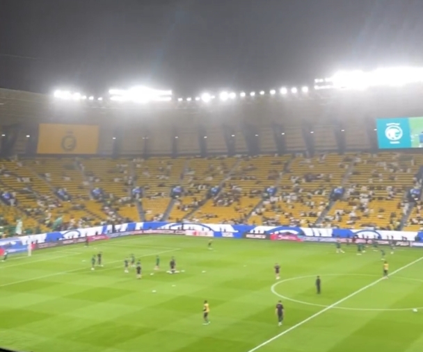 距開(kāi)賽不到20分鐘，沙特球迷看臺(tái)仍有大量空位