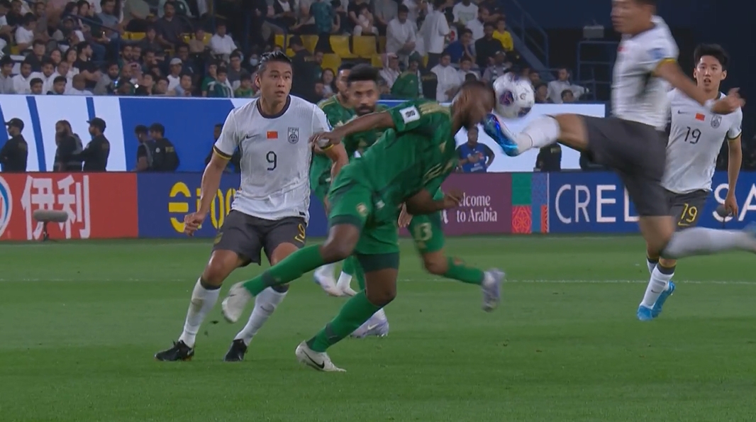 林良銘爆頭染紅！黃健翔：判紅牌也是規(guī)則范圍內(nèi)，是合理的