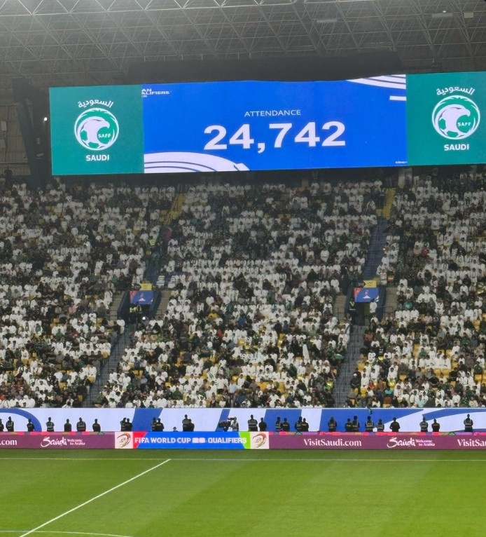 國足0-1客負沙特，本場比賽現(xiàn)場觀眾人數(shù)為24742人