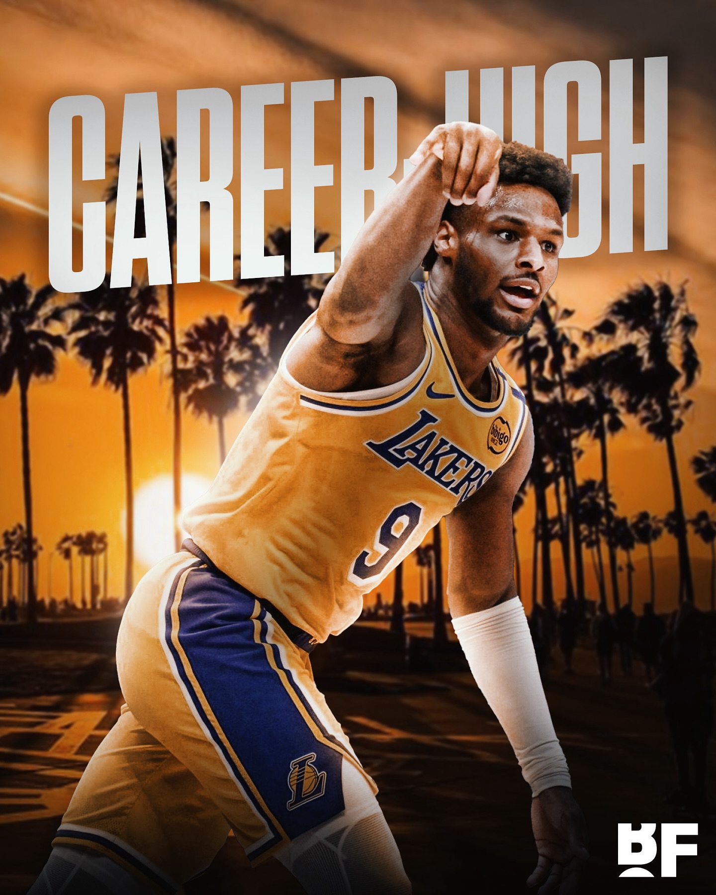 隊(duì)內(nèi)頭號(hào)得分手！布朗尼斬獲生涯新高17分 四分衛(wèi)長(zhǎng)傳偶露崢嶸