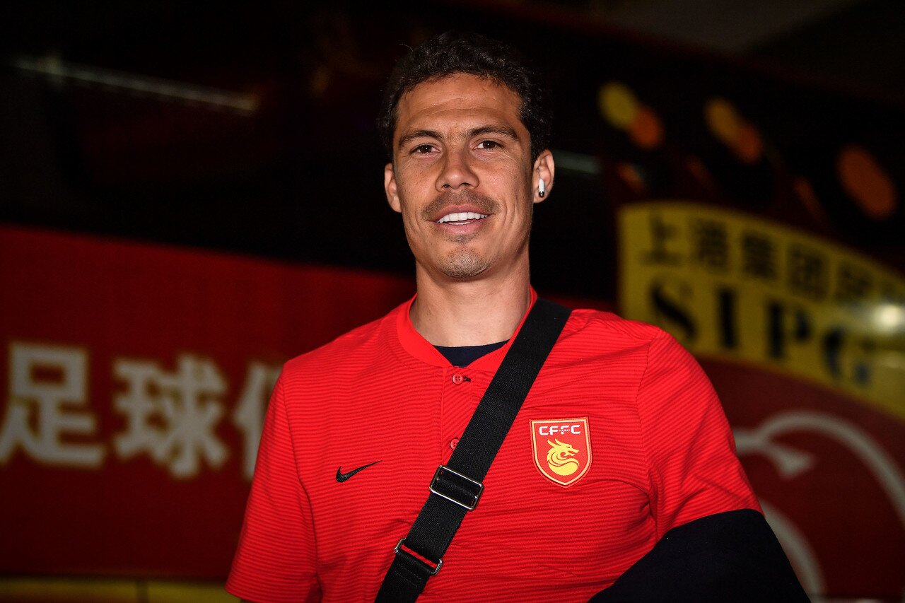 埃爾納內(nèi)斯：四前鋒首發(fā)會(huì)讓米蘭失去平衡，我看好塔雷在米蘭任職