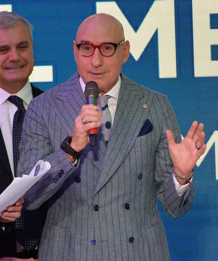 名宿：米蘭必須堅(jiān)持信任孔塞桑，再換帥只會(huì)制造更大的混亂