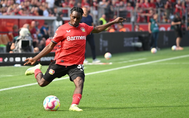 身價(jià)5000萬歐！英媒：利物浦有意在夏窗簽下勒沃庫森邊衛(wèi)弗林蓬