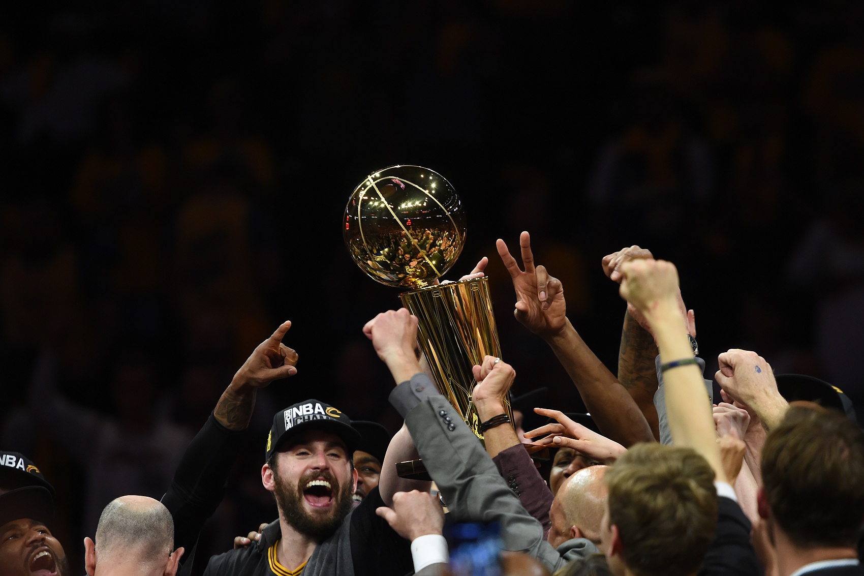 奪冠功臣！樂福透露騎士將為他退役球衣 掛在老板兒子球衣旁邊