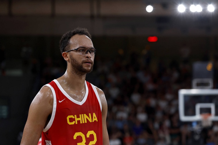 籃協(xié)主席：中國籃協(xié)將研究制定鼓勵(lì)俱樂部吸納入籍球員辦法