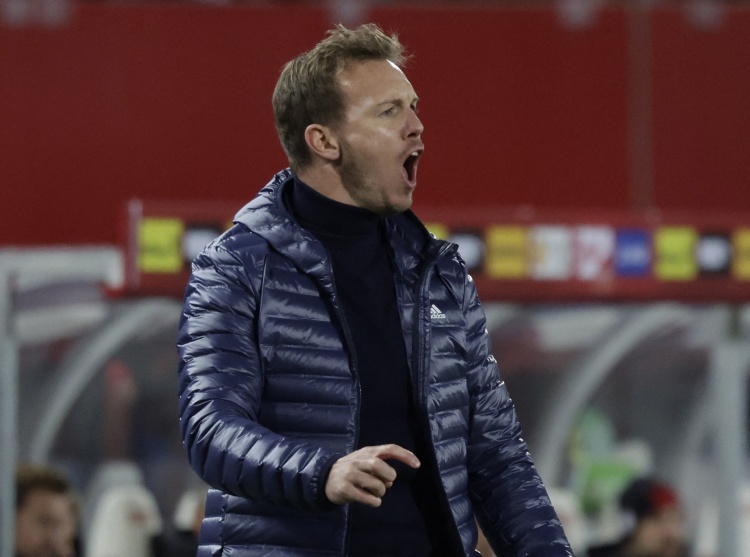 德國(guó)隊(duì)近15場(chǎng)比賽10勝4平1負(fù)，唯一失利是歐洲杯對(duì)陣西班牙