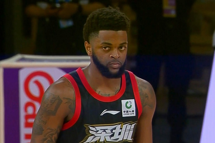 繼續(xù)補(bǔ)強(qiáng)？媒體人：上海簽下前深圳男籃外援梅肯