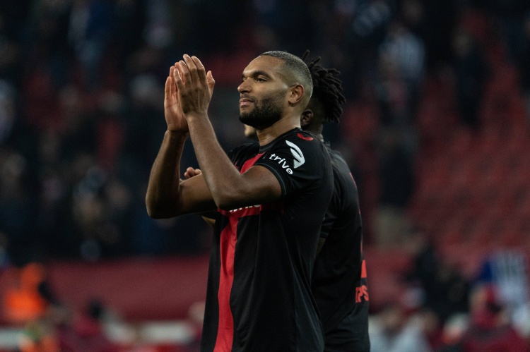 首回合0-3拜仁！勒沃庫(kù)森后衛(wèi)塔：我們要豁出去踢，為維爾茨而戰(zhàn)