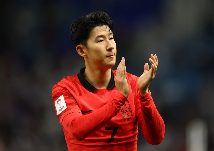 韓媒：韓國(guó)隊(duì)今日集合備戰(zhàn)18強(qiáng)賽，孫興慜將于今天下午與球隊(duì)會(huì)合