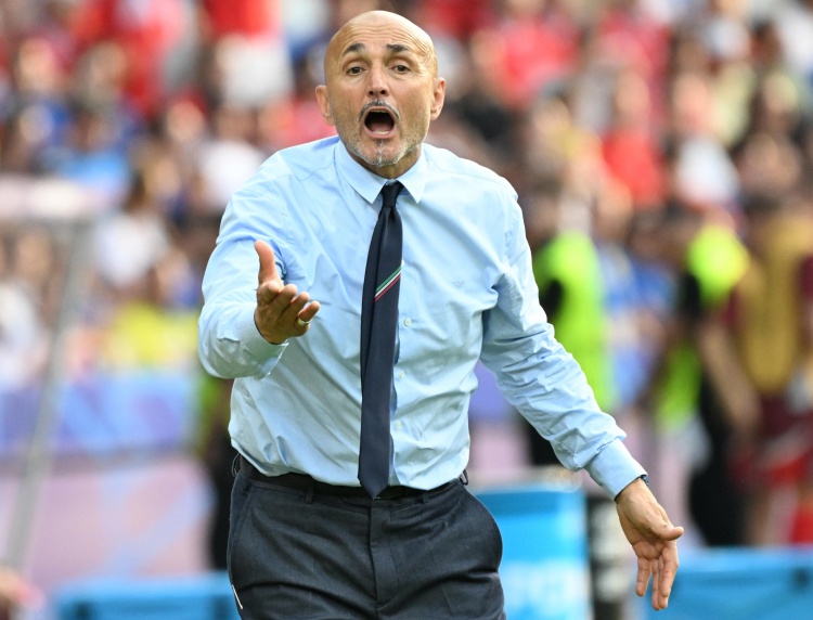 意媒：意大利節(jié)目組冒充國(guó)家隊(duì)主帥征召球員，引斯帕萊蒂?gòu)?qiáng)烈不滿(mǎn)