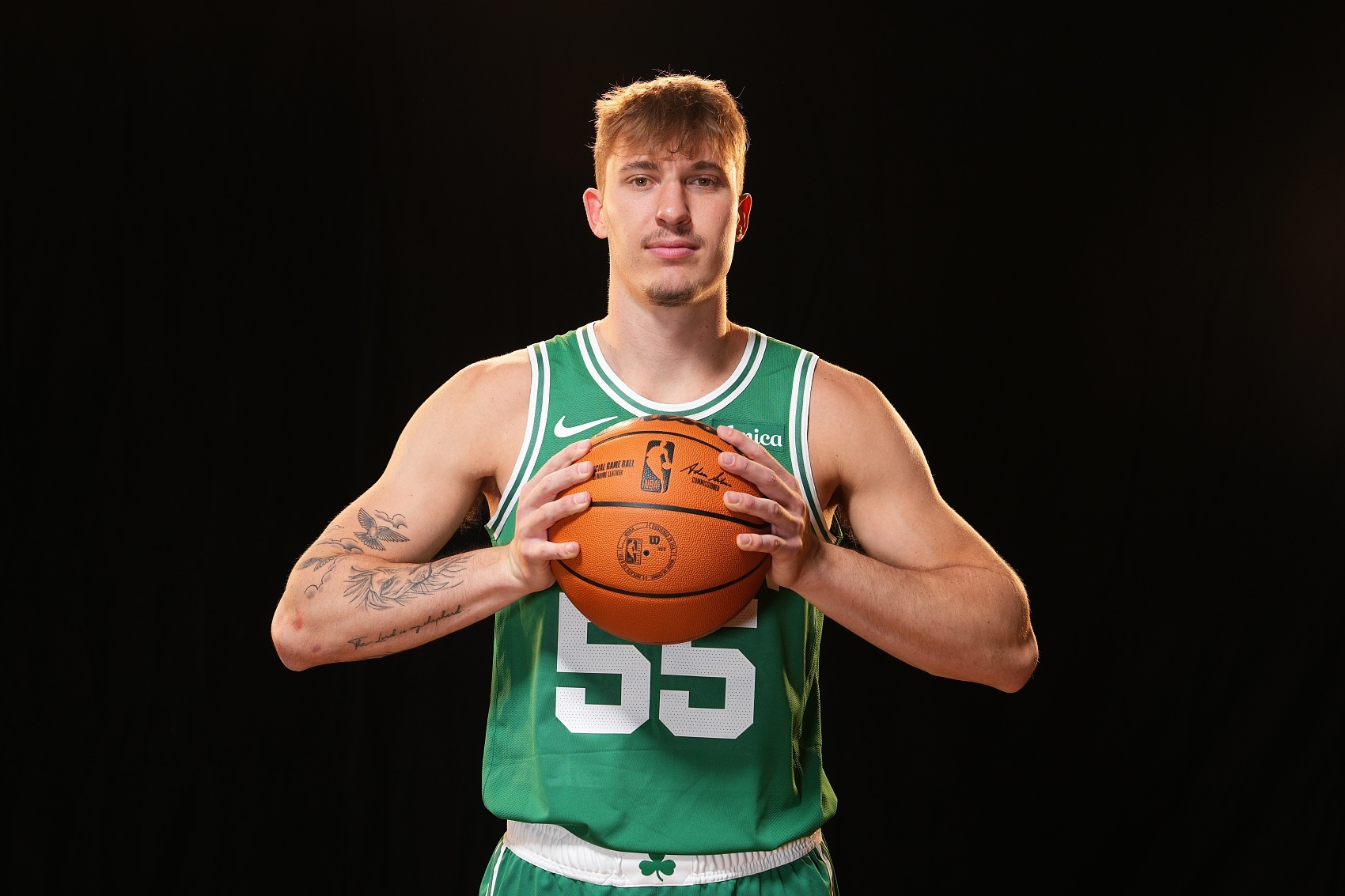 潛力新星？綠軍新秀謝爾曼半場6中3&三分4中2拿到8分3板1助