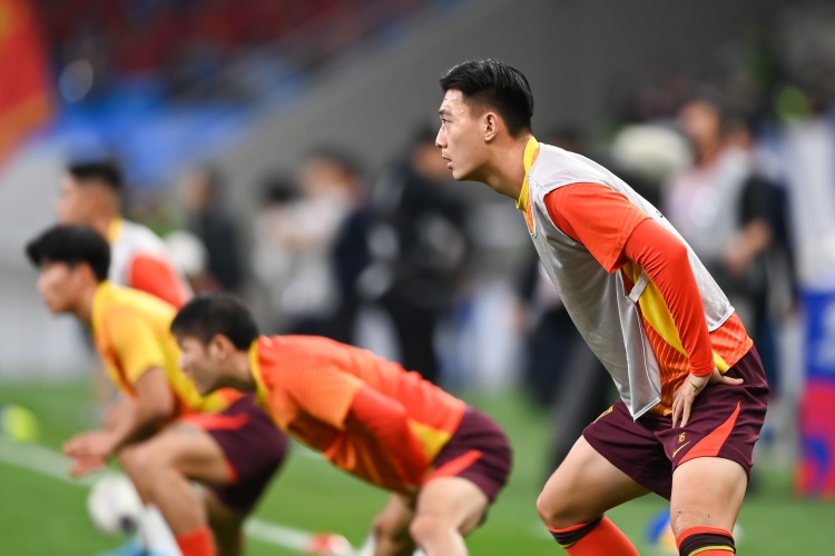 足球報：張玉寧、蔣圣龍均有不同程度傷病，伊萬未讓在熱身賽出場