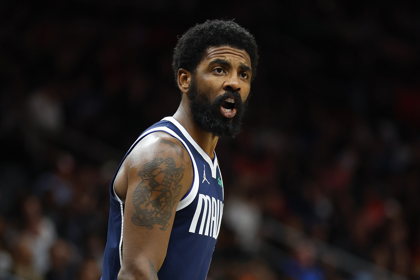 左膝十字韌帶撕裂！樂福：這對(duì)于歐文是毀滅性的 祝你早日康復(fù)