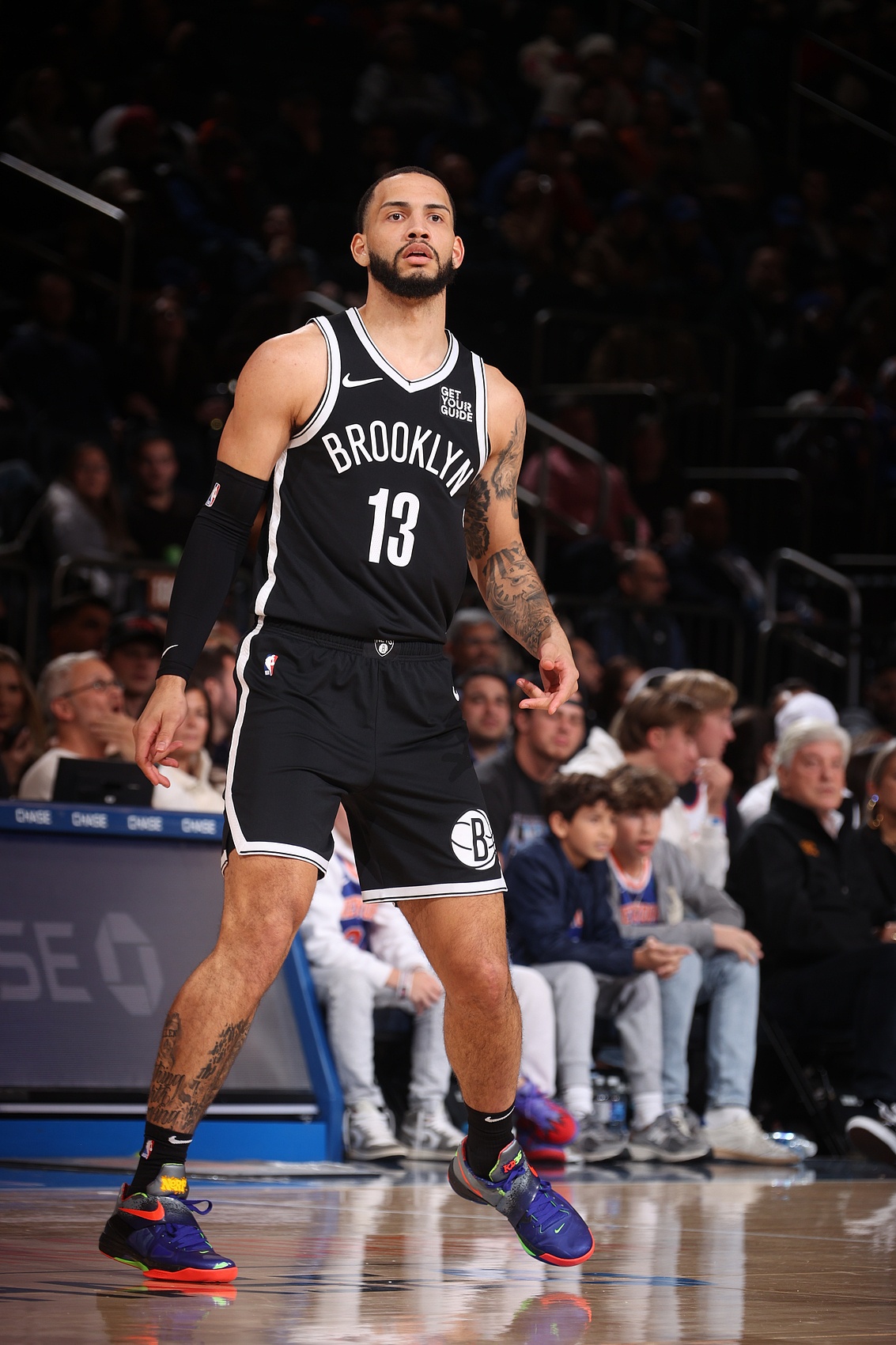 替補(bǔ)給力！泰瑞斯-馬丁半場9中5得13分1板1助 正負(fù)值為+8