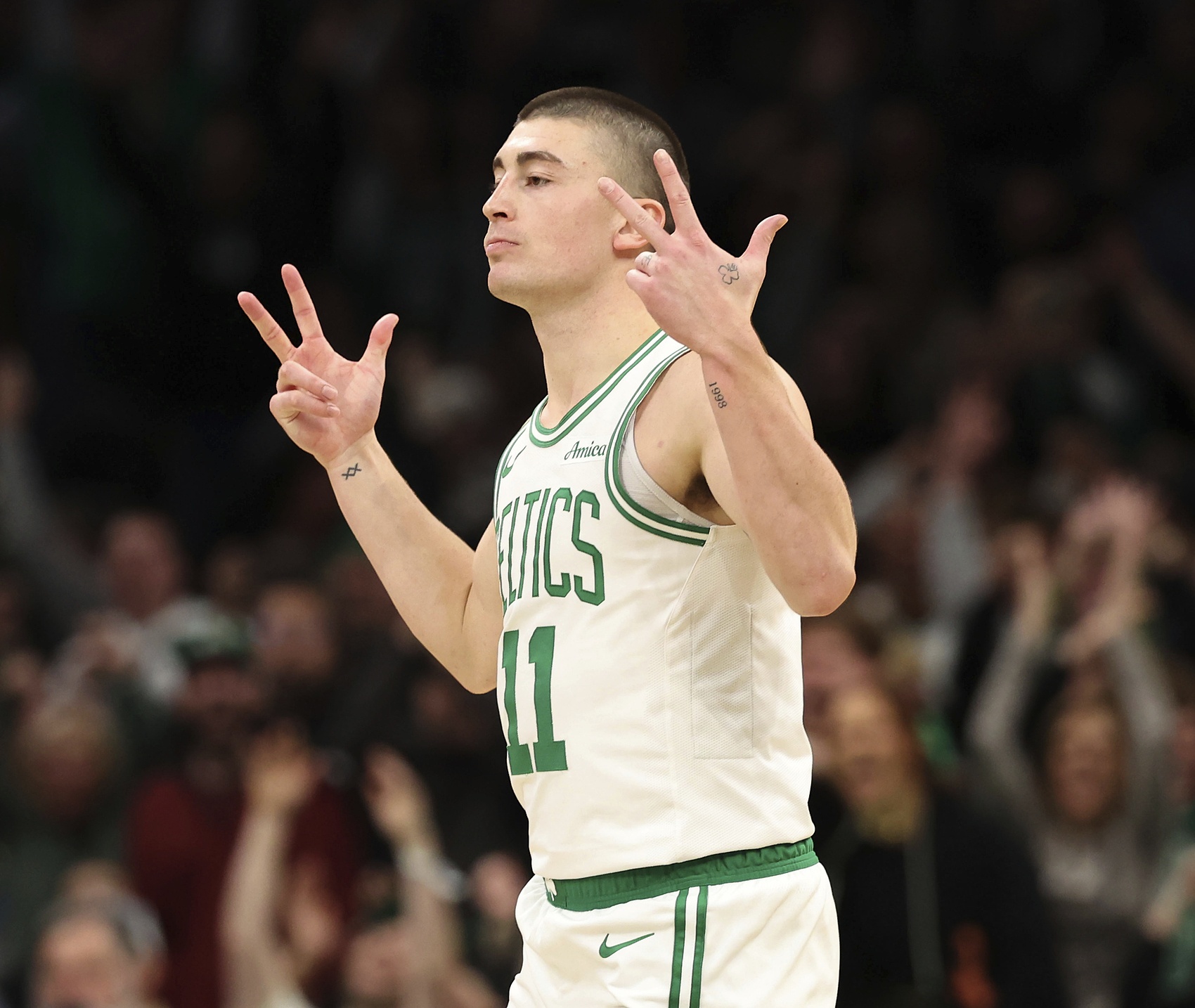 板凳匪首！普理查德轟進4記三分 包攬?zhí)嫜a席全部12分