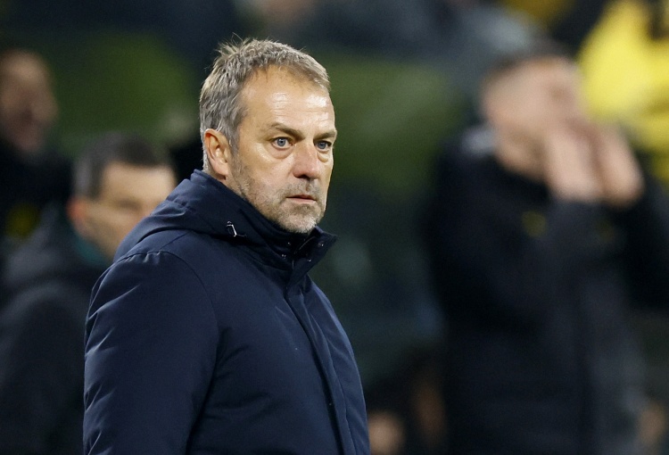 世體：昨天弗里克的換人值得商榷，比賽最后關(guān)頭應(yīng)上阿勞霍