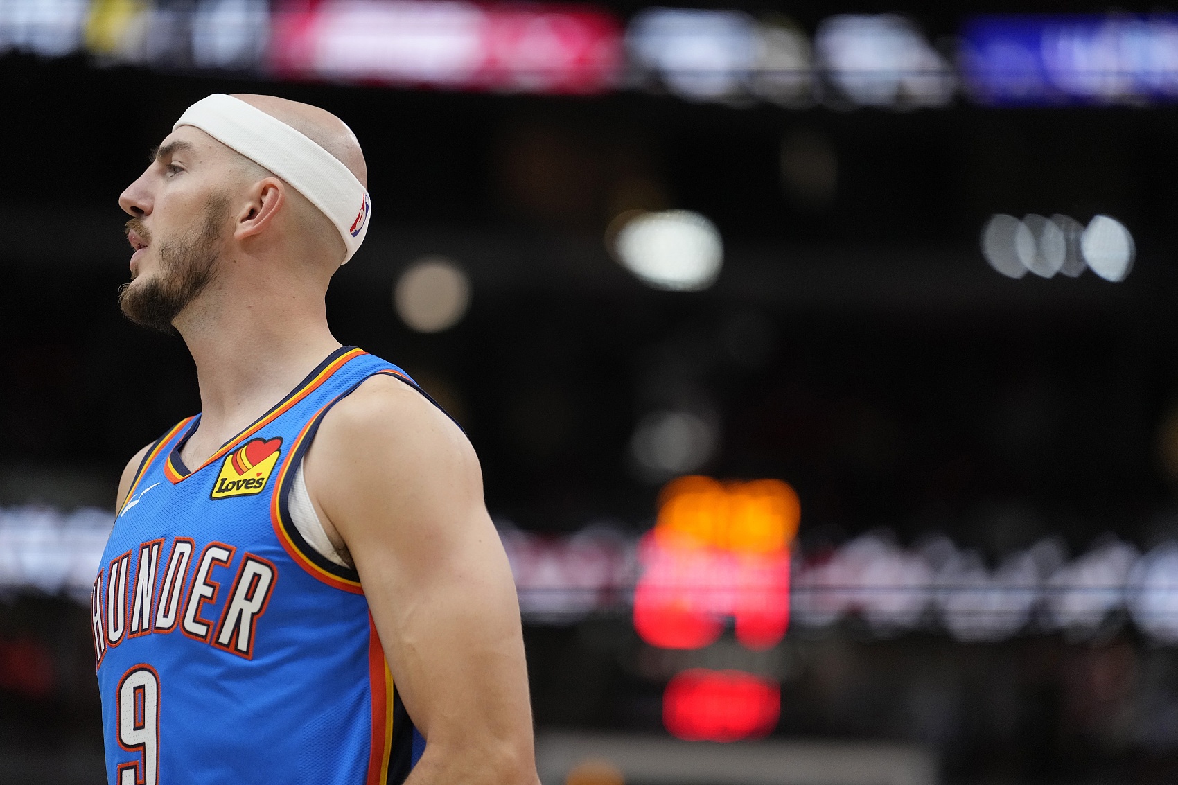 狀態(tài)不佳！卡魯索半場(chǎng)3中0 僅得2分2斷1帽&正負(fù)值低至-17