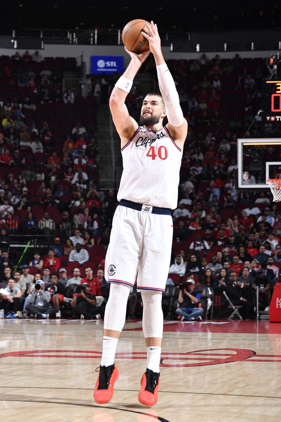 擎天白玉柱！祖巴茨18中8砍16分14板3助1帽 正負值+19冠絕全場