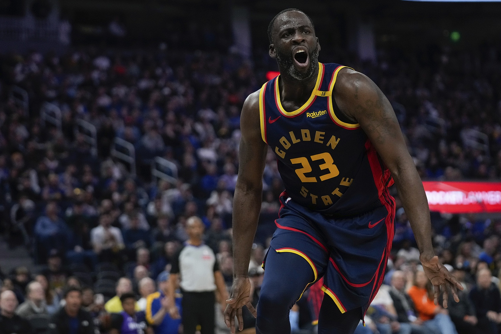 進(jìn)攻欲望很強(qiáng)！追夢(mèng)上半場10中3得到7分4板3助2斷 三分4中1