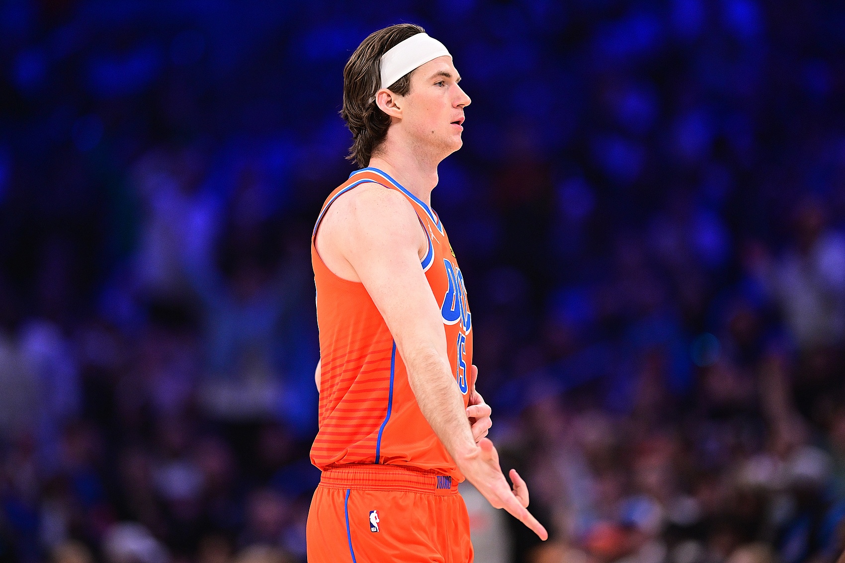 不錯！雷霆的雙向合同中鋒卡爾森首節(jié)5中4&三分3中2 攻下10分2板