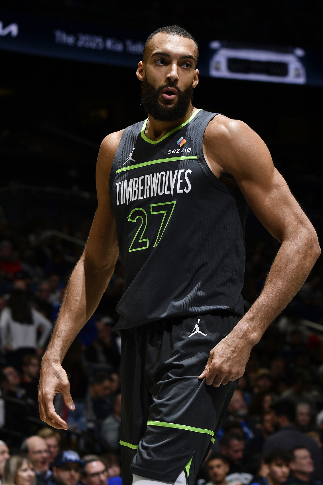 內(nèi)線支柱！戈貝爾8中7高效拿到16分 另有8板2助2斷 正負值+18