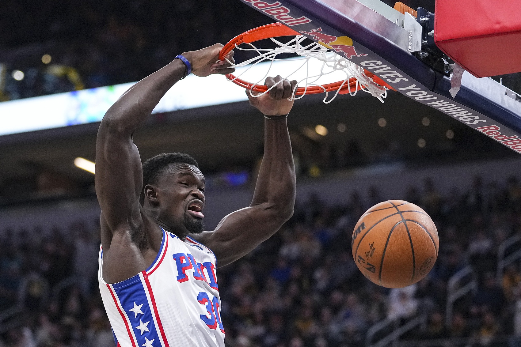 奇兵出馬！41號秀博納13中7砍14分14板2斷5帽&7前場板 正負值+22