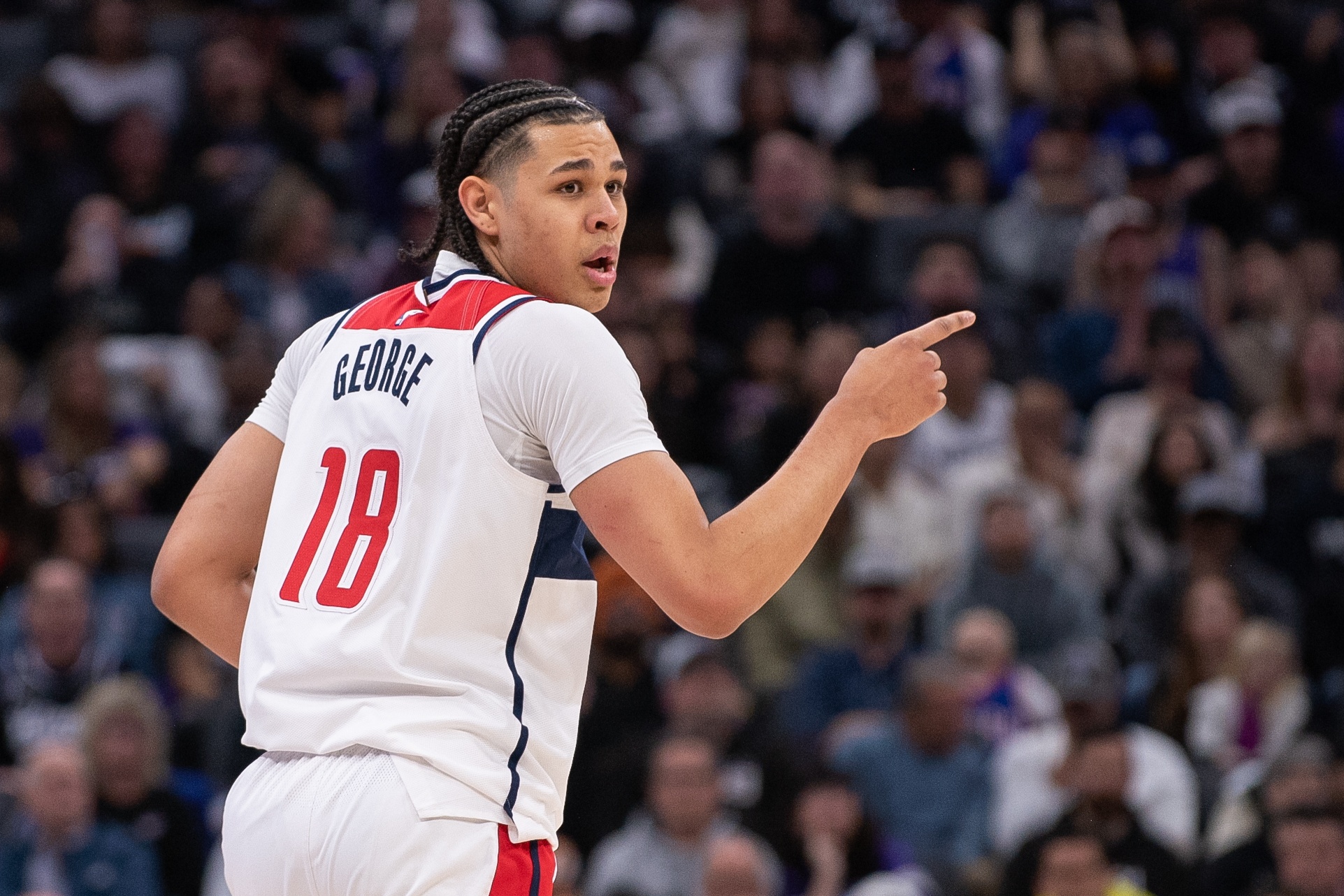 望無(wú)大礙！奇才官方：凱肖恩-喬治因下巴挫傷而退出比賽