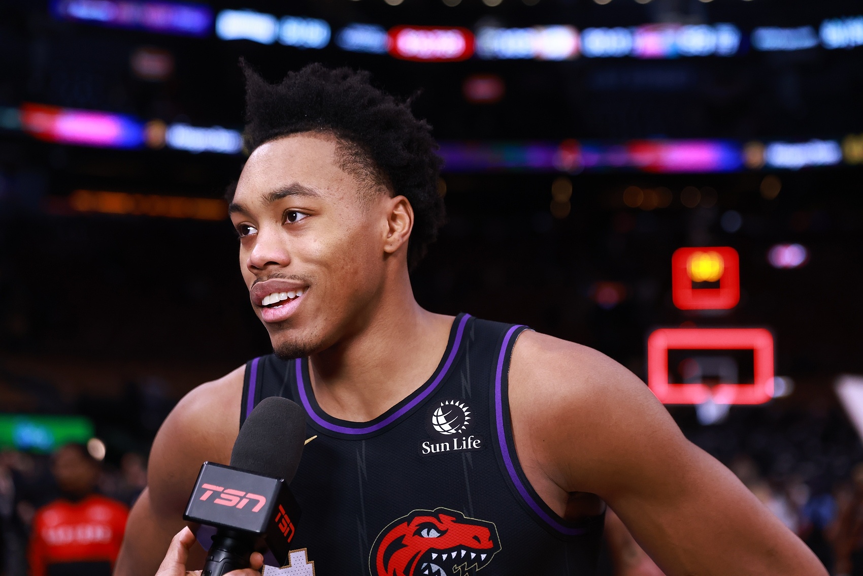 想要贏球！巴恩斯表現(xiàn)全面砍22分12板6助2斷3帽&沖下7個前場板