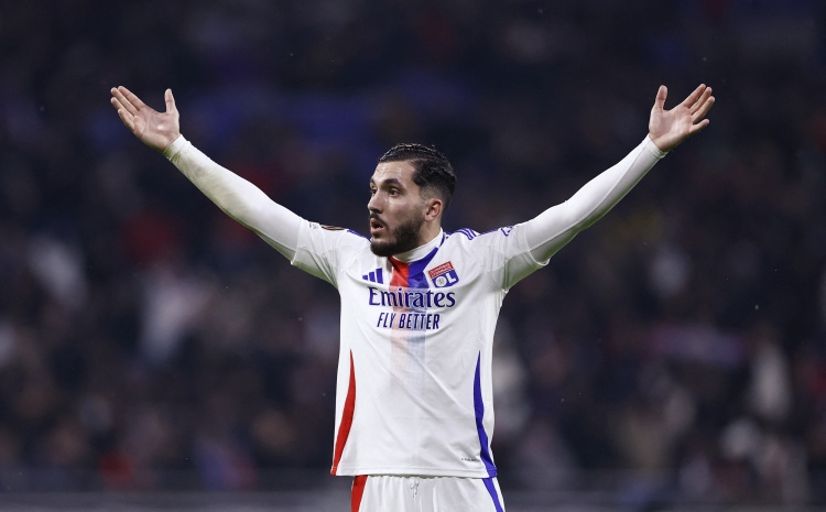 記者：拜仁今夏至少想引進(jìn)1名新邊鋒，吉滕斯、尼科、切爾基在列