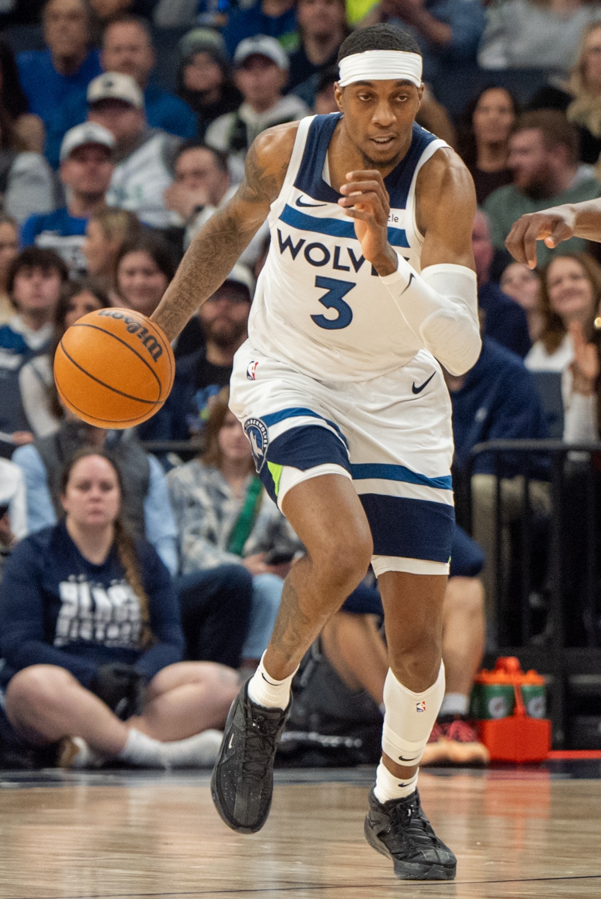 越來越好！麥克丹尼爾斯全場12投7中得到16分4板7助2斷