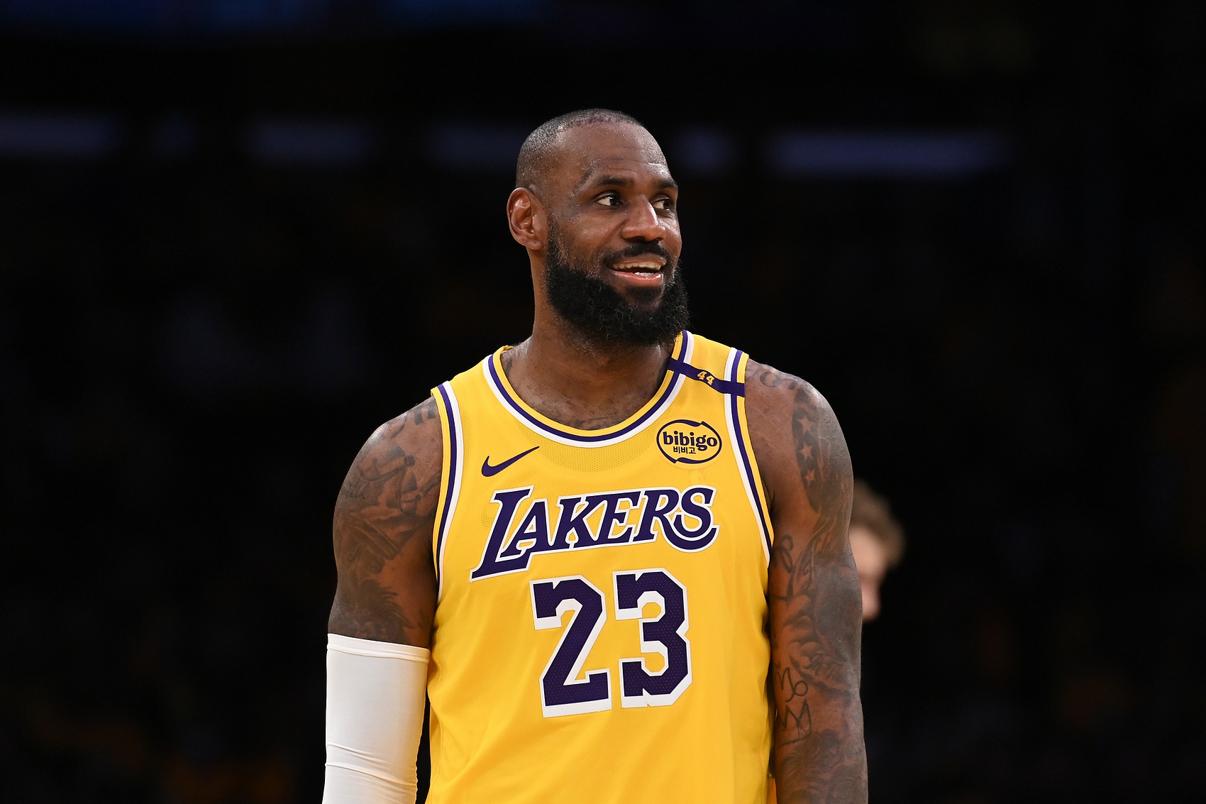 Skip再發(fā)推恭喜詹姆斯50000分：你是長(zhǎng)青之王 但不是GOAT！