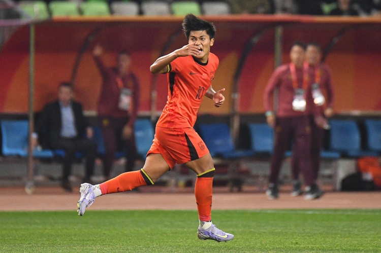 津媒：U22國足招入蒯紀(jì)聞、依木蘭，可彌補(bǔ)踢法相對(duì)簡(jiǎn)單的短板