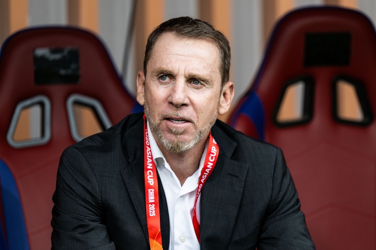 東體：足協(xié)愿意繼續(xù)信任久爾杰維奇，未來(lái)國(guó)奧隊(duì)大門(mén)對(duì)他仍開(kāi)放