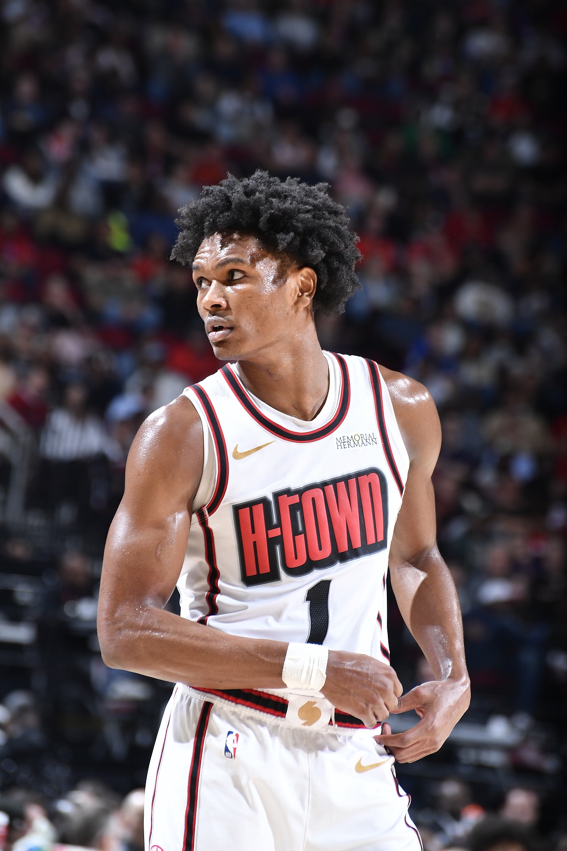 22歲51天！阿門單場(chǎng)至少攬15分5板5助5斷 火箭隊(duì)史最年輕！