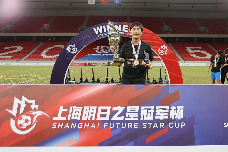 陶金：青訓(xùn)教練是最適合我的工作，上海足球的后備人才不斷涌現(xiàn)