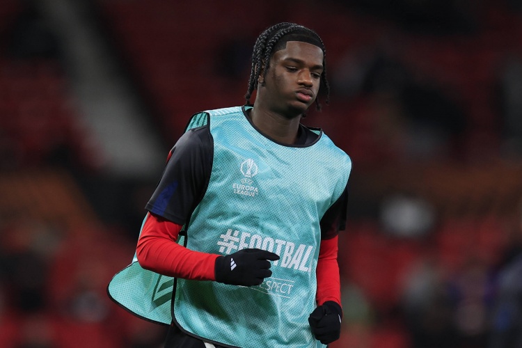 18歲172天，海文成為曼聯(lián)自拉什福德后歐戰(zhàn)淘汰賽首發(fā)最年輕球員