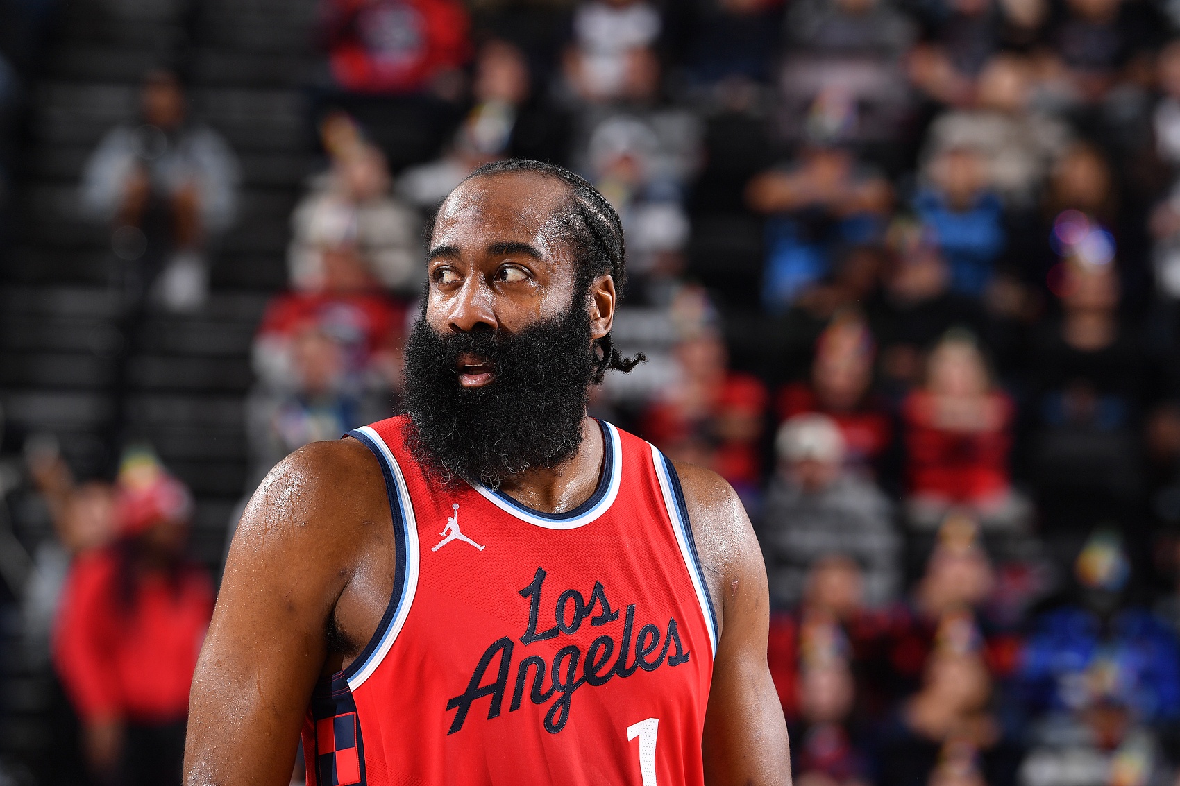 挺全面！哈登打滿首節(jié)拿到7分4板4助 正負(fù)值+10